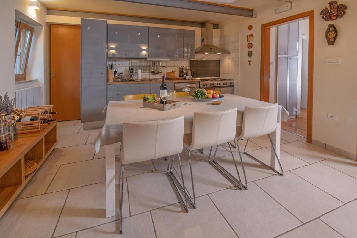 Villa Emili In Medulin - Haus Fuer 4-5 Personen 외부 사진
